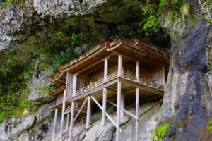 三徳山三佛寺